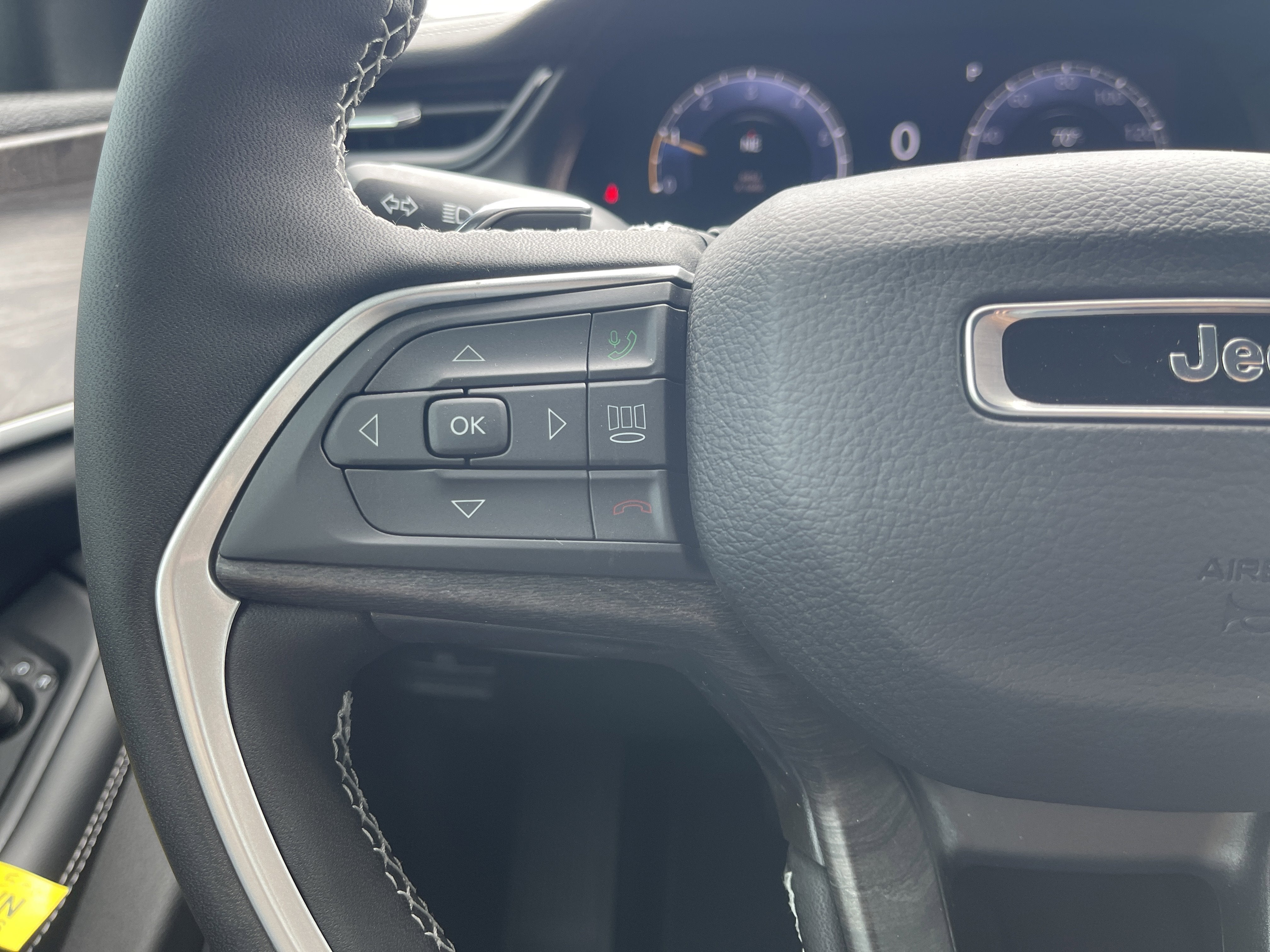 2026 Jeep Grand Cherokee Laredo Altitude