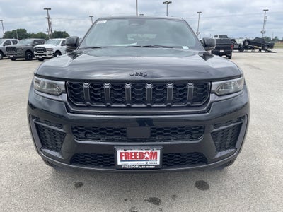 2026 Jeep Grand Cherokee Laredo Altitude