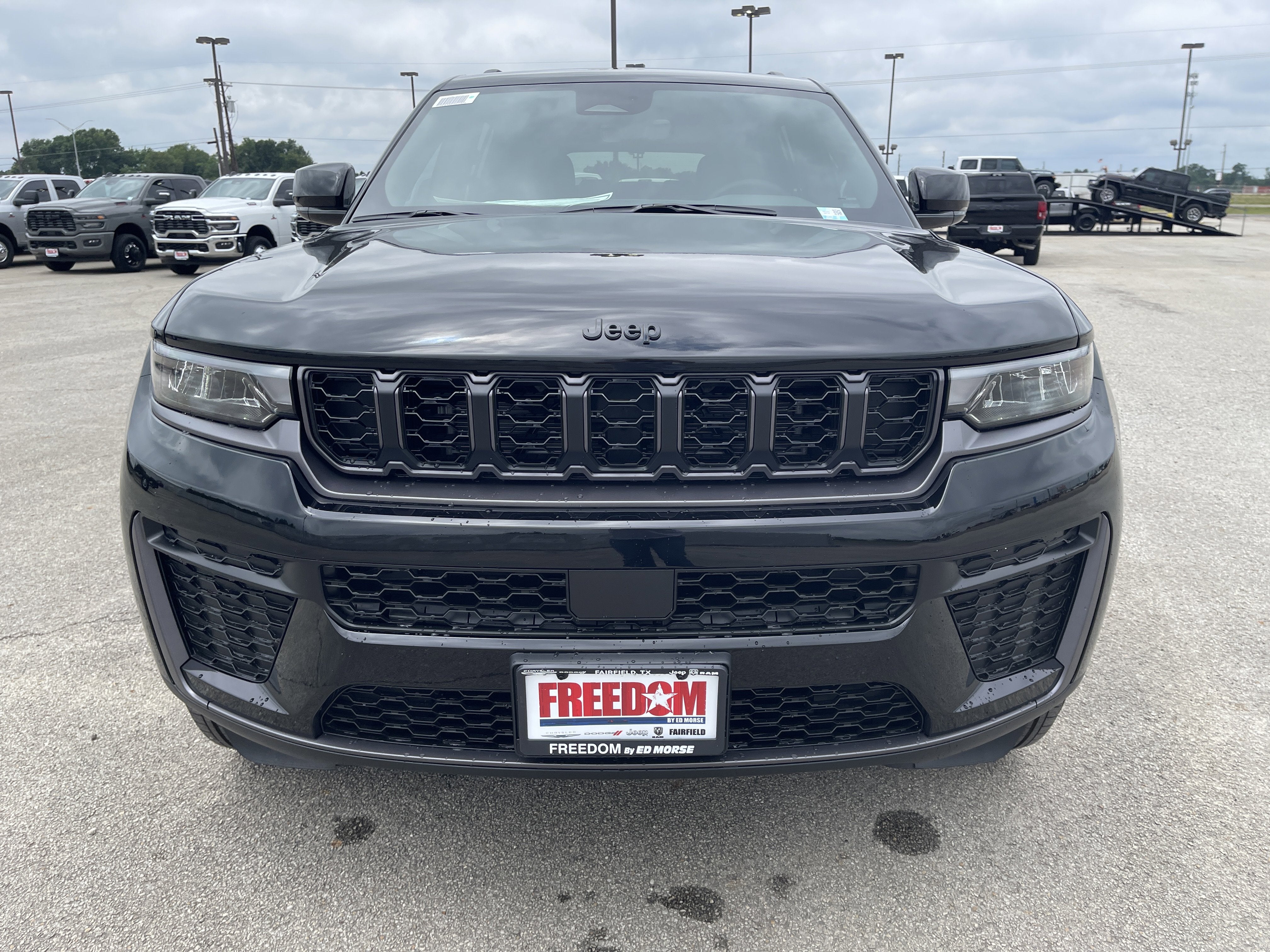 2026 Jeep Grand Cherokee Laredo Altitude