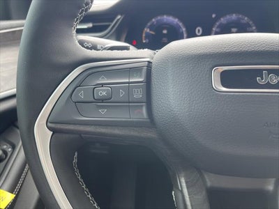 2026 Jeep Grand Cherokee Laredo Altitude