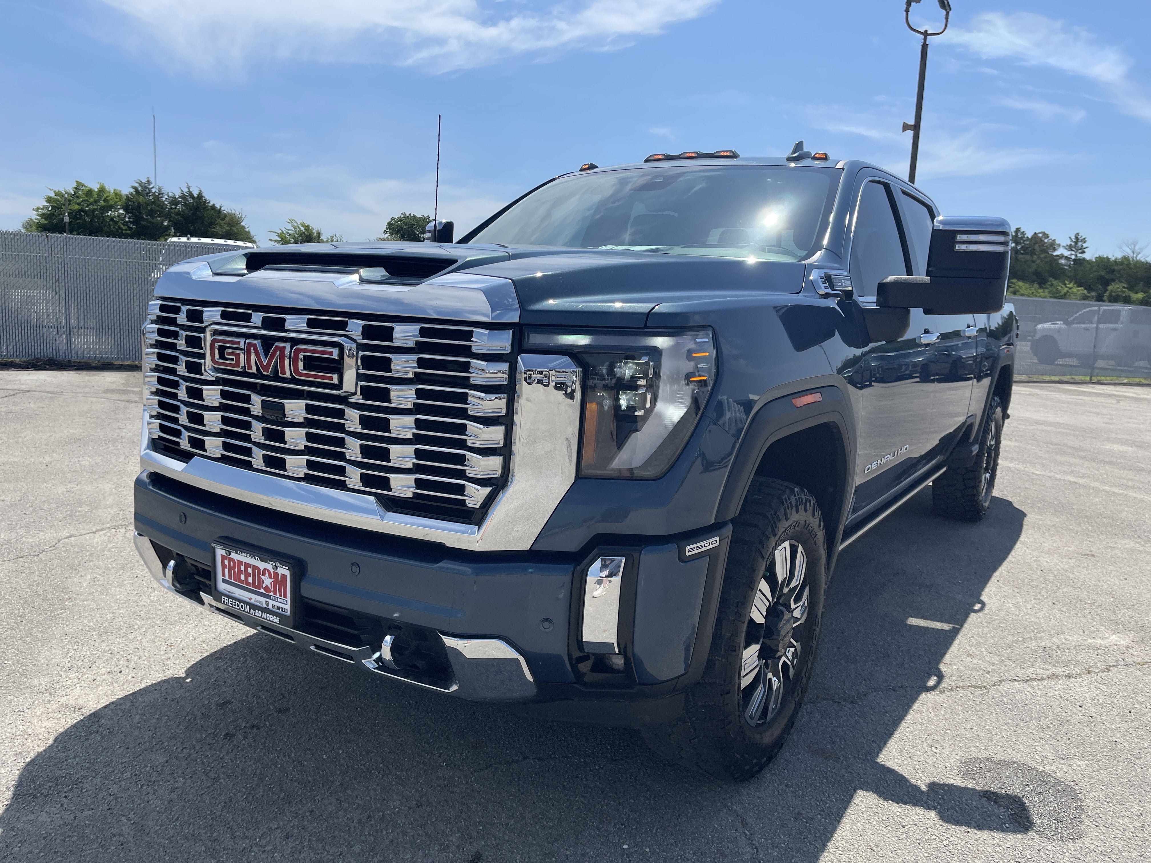 2025 GMC Sierra 2500HD Denali