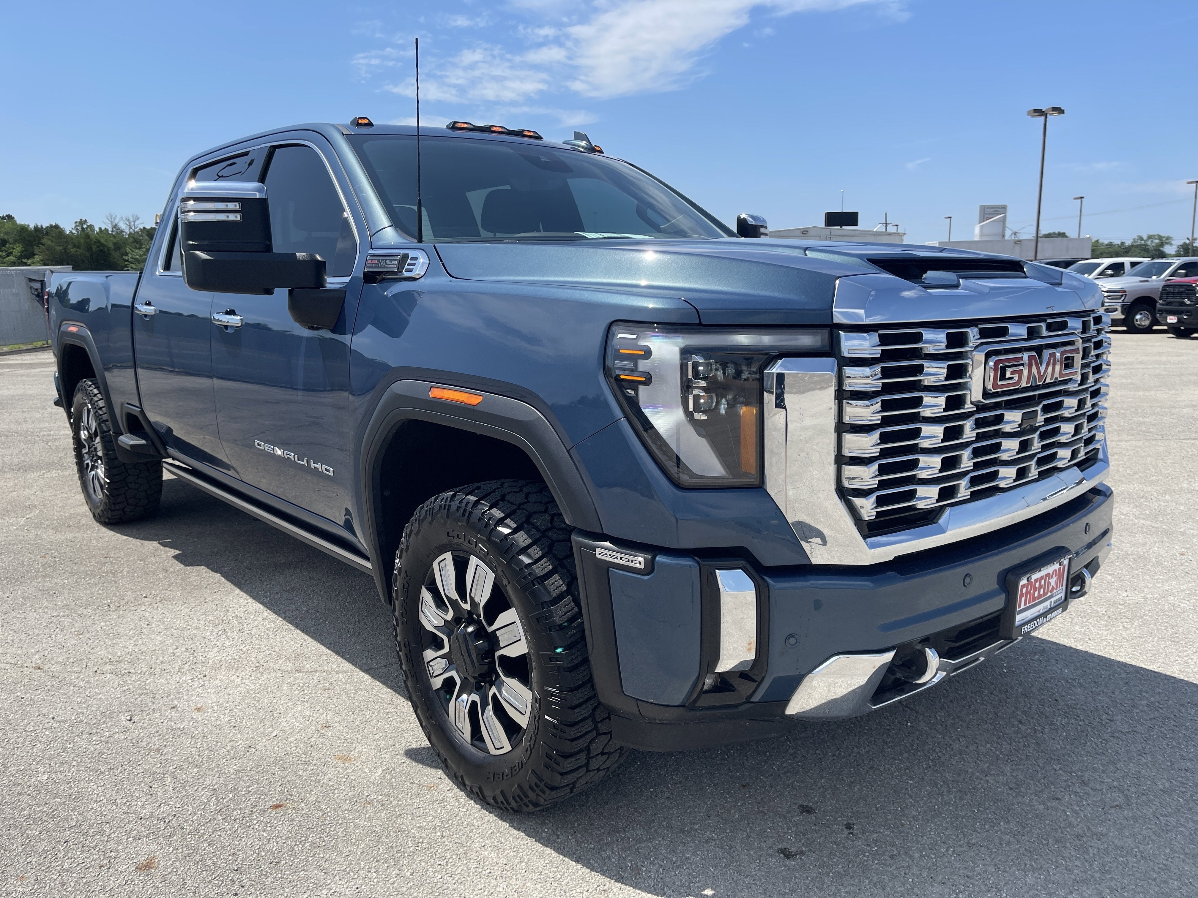 2025 GMC Sierra 2500HD Denali
