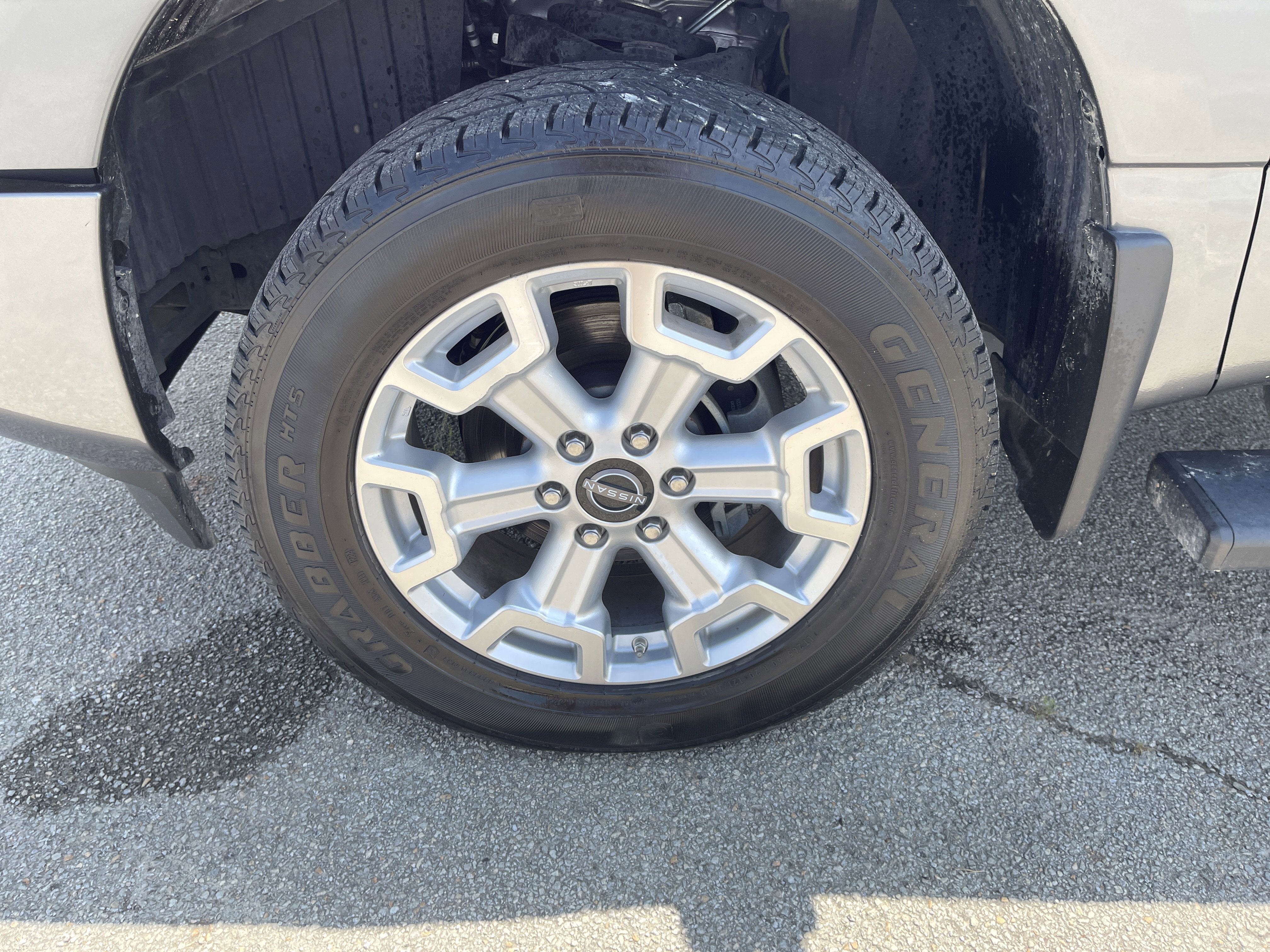 2024 Nissan Titan XD SV