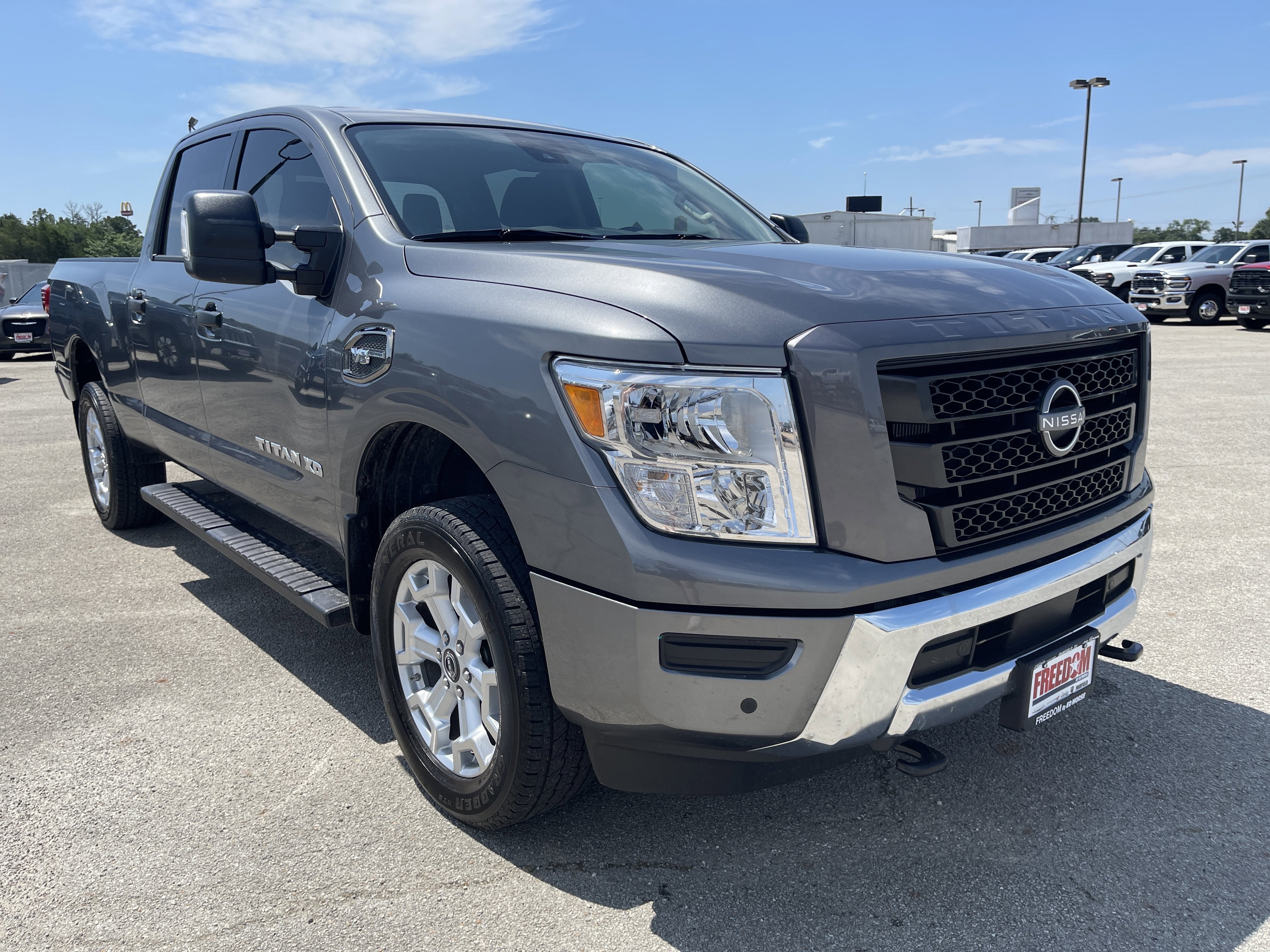 2024 Nissan Titan XD SV