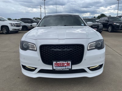 2023 Chrysler 300 Touring L