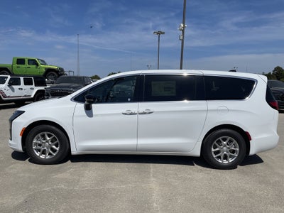 2027 Chrysler Pacifica Select