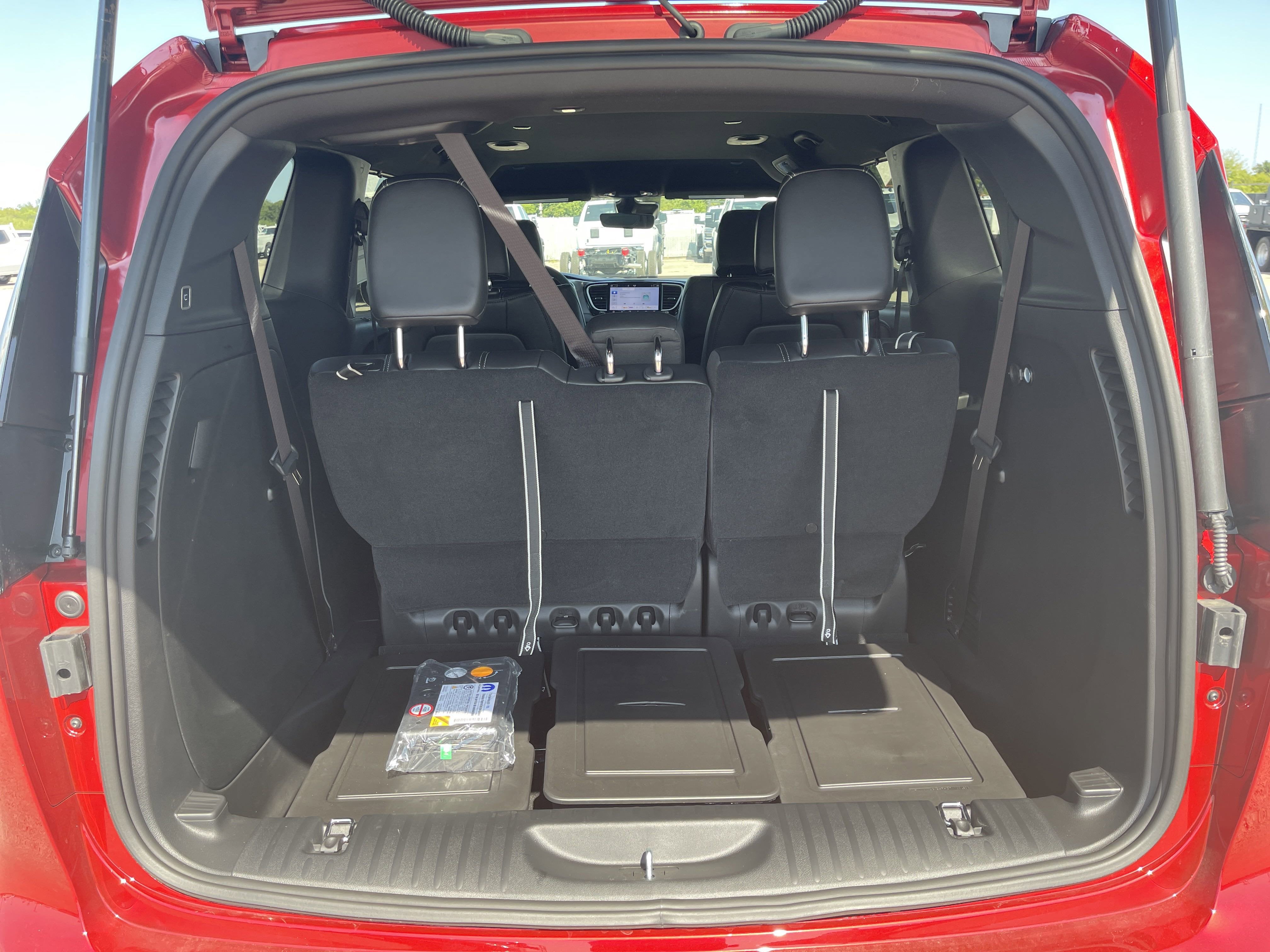 2026 Chrysler Voyager LX