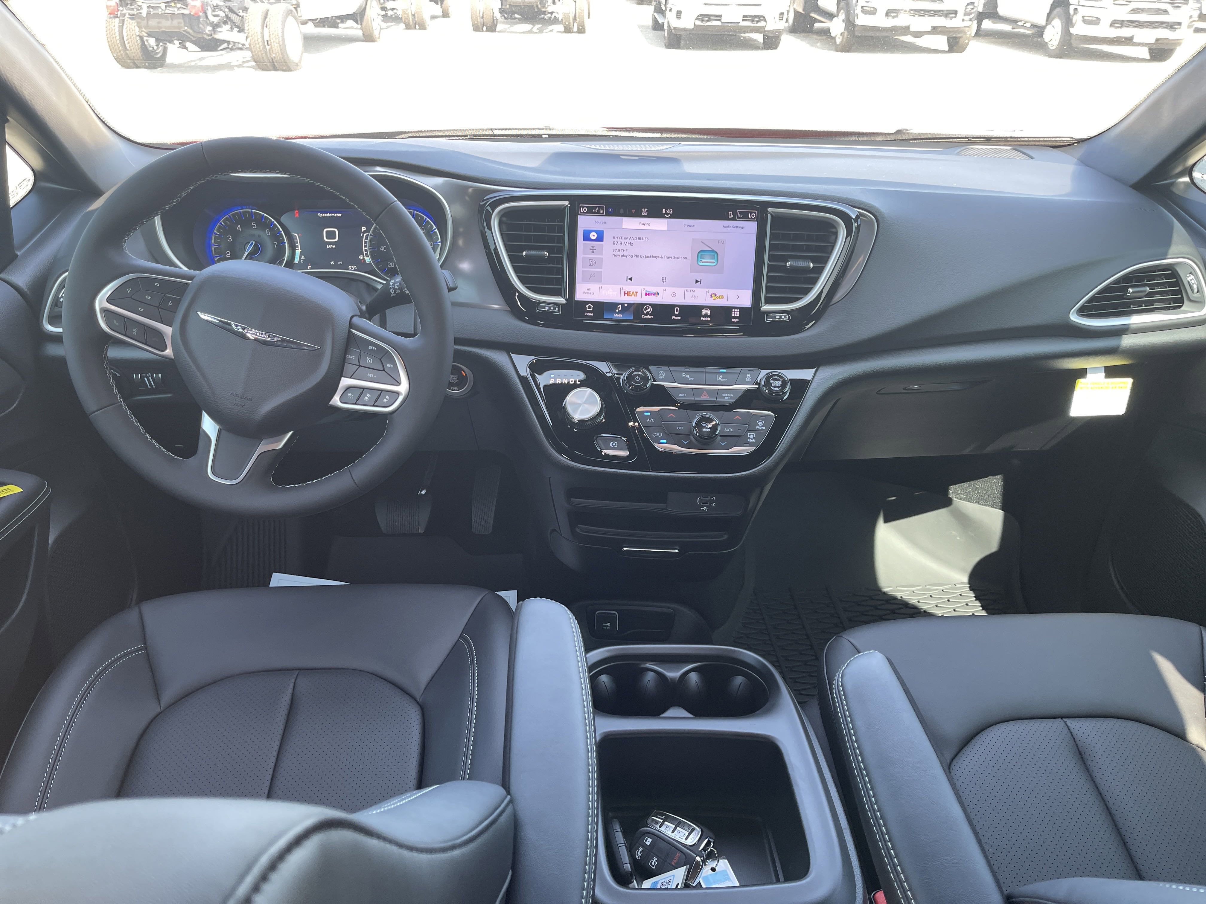 2026 Chrysler Voyager LX