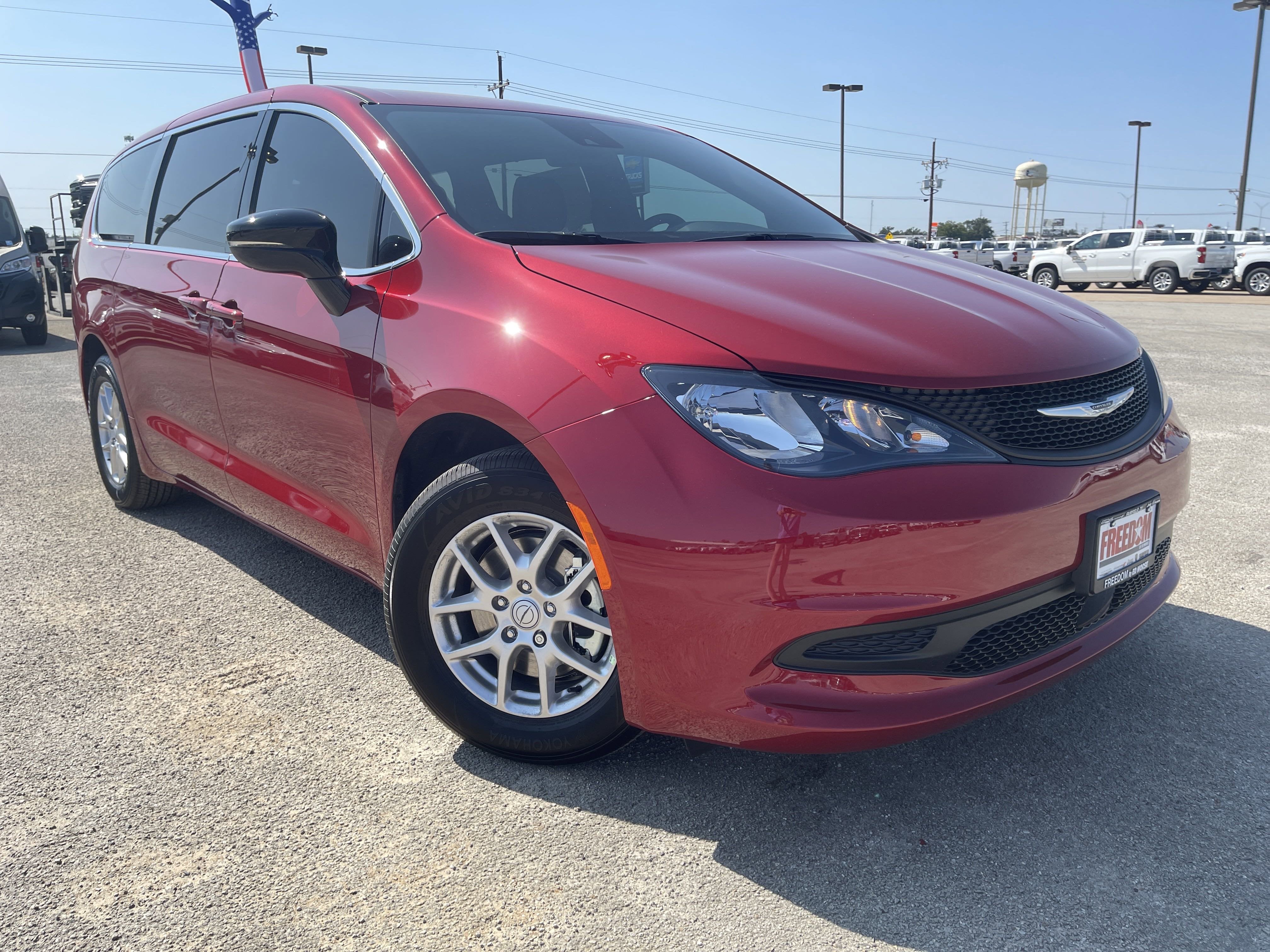 2026 Chrysler Voyager LX