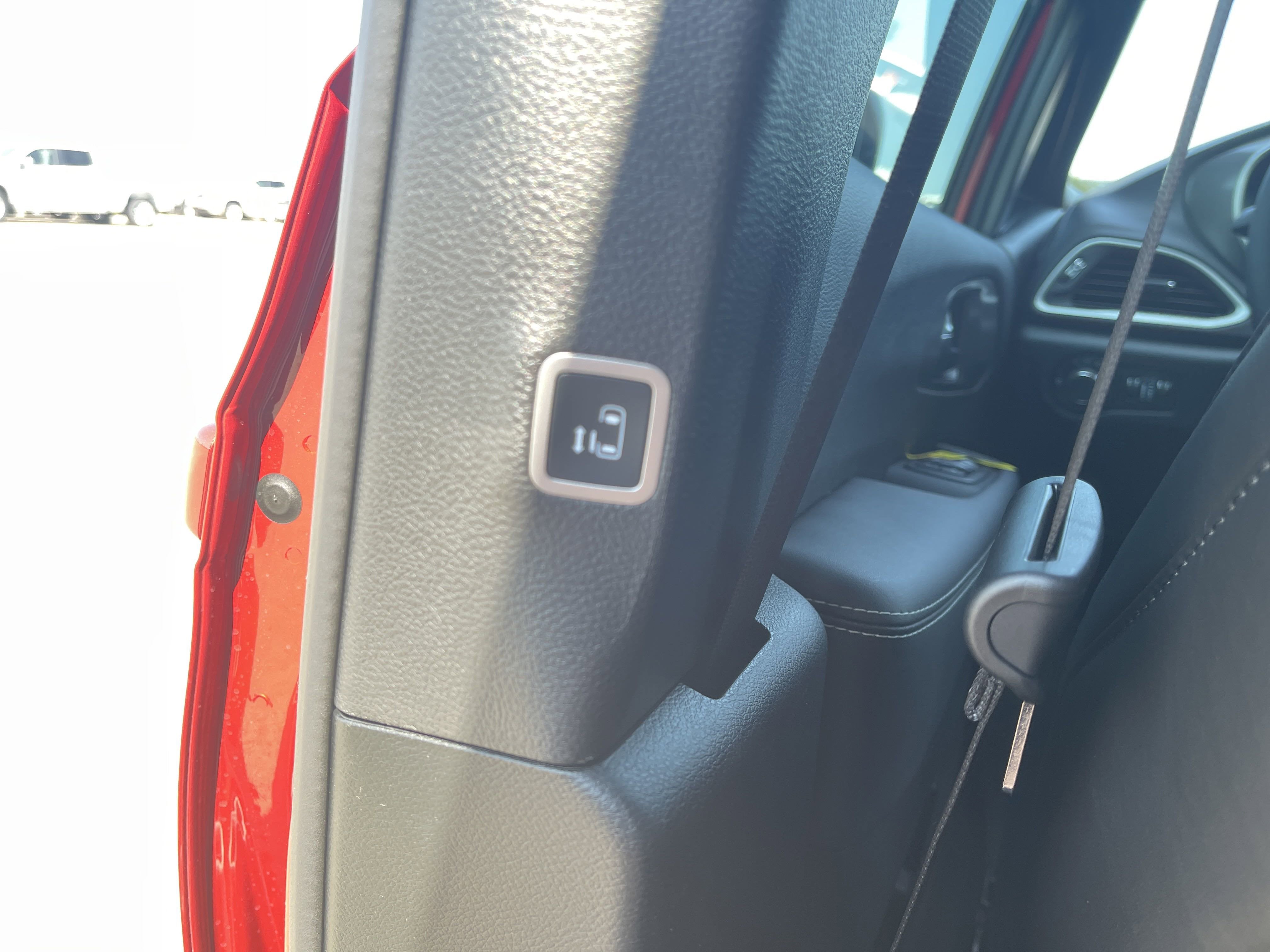 2026 Chrysler Voyager LX