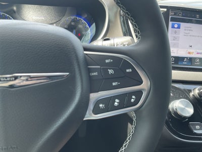 2025 Chrysler Voyager LX