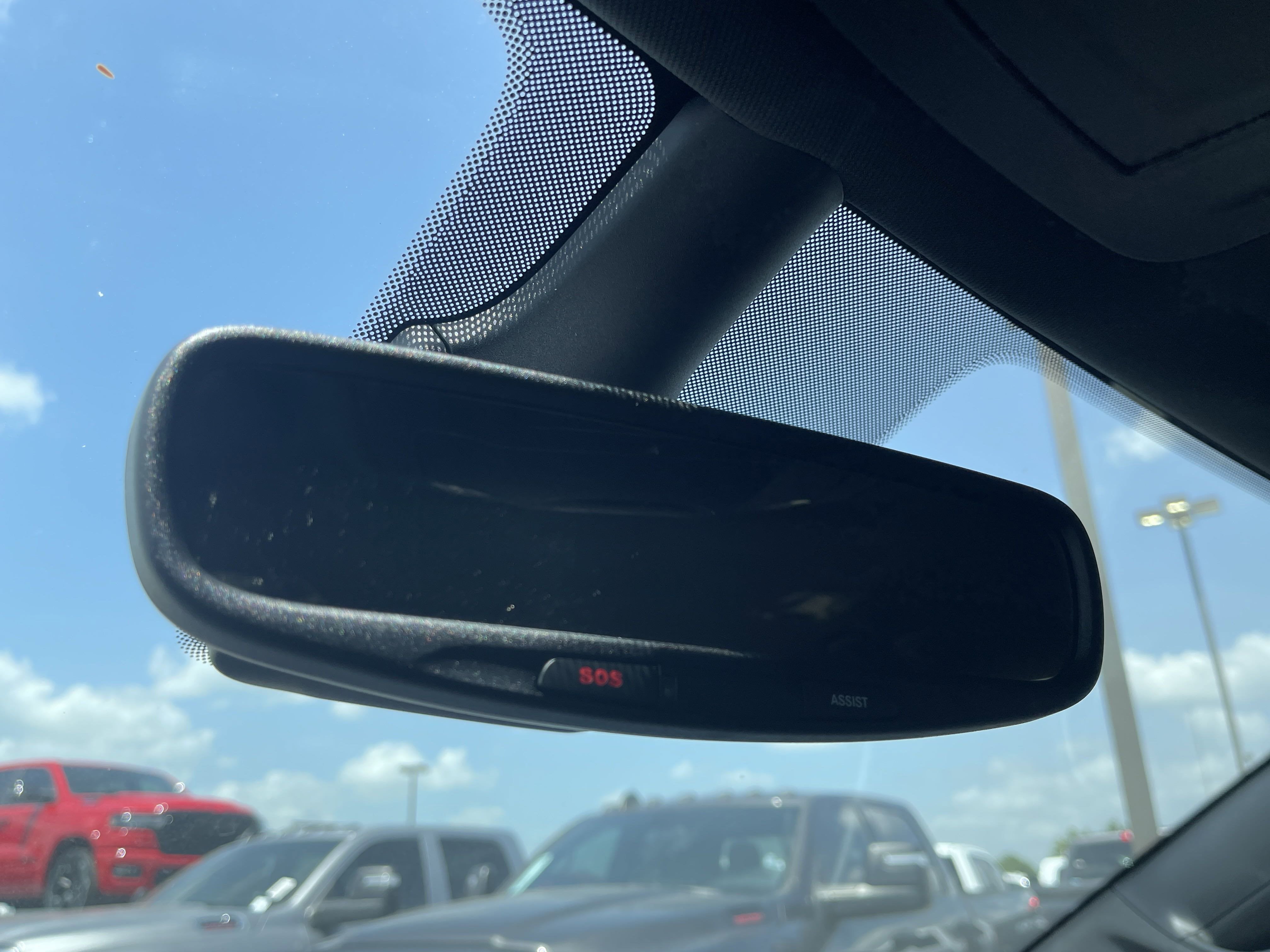 2025 Chrysler Voyager LX