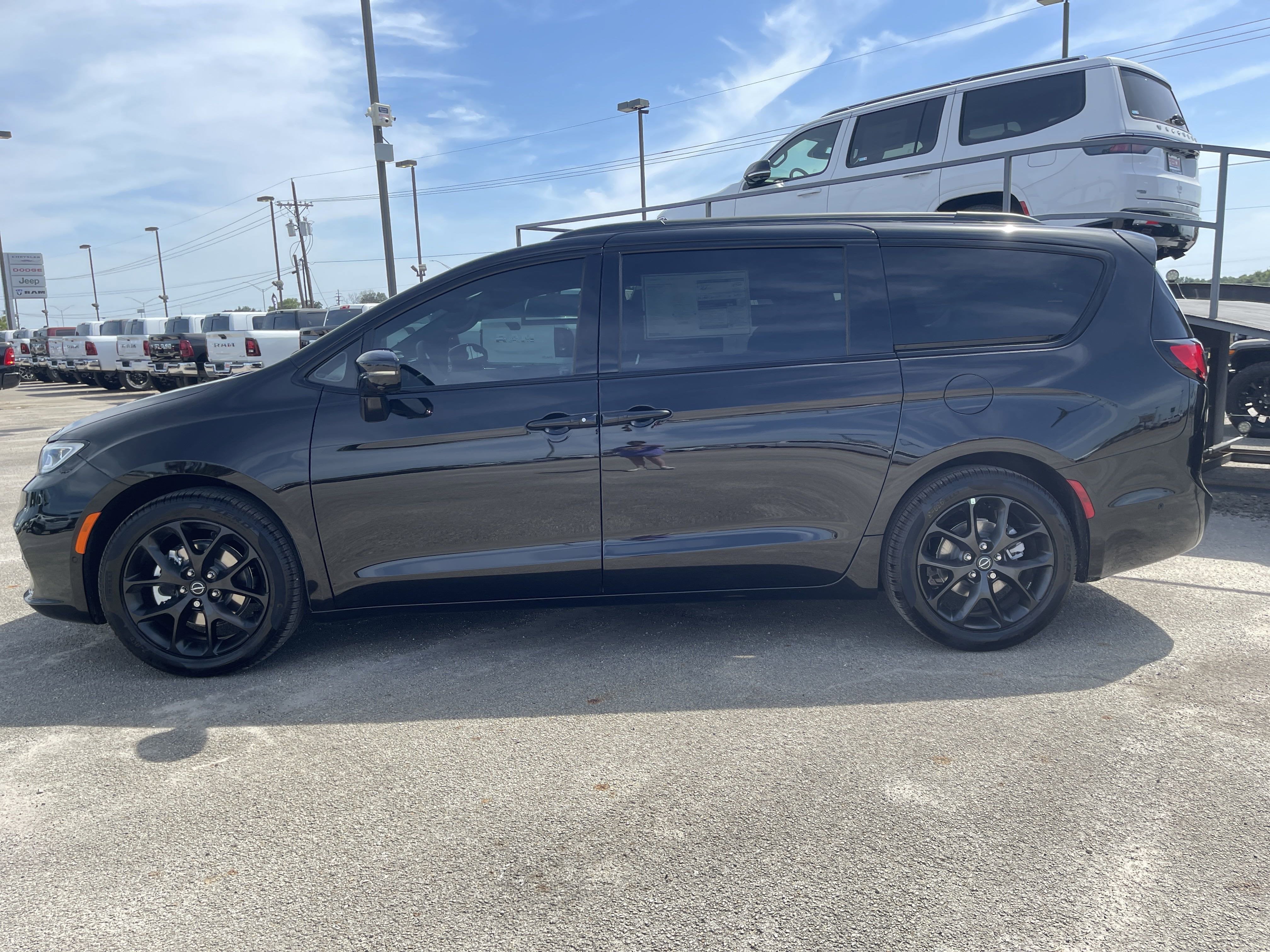 2025 Chrysler Pacifica Limited