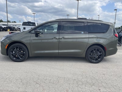 2027 Chrysler Pacifica Limited