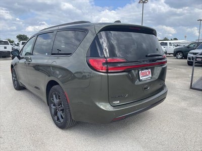 2027 Chrysler Pacifica Limited