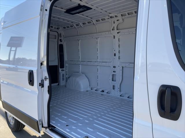 2026 RAM Promaster SLT