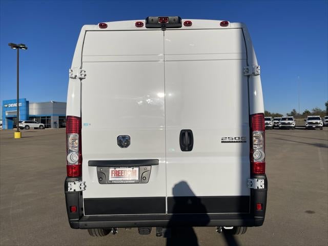 2026 RAM Promaster SLT