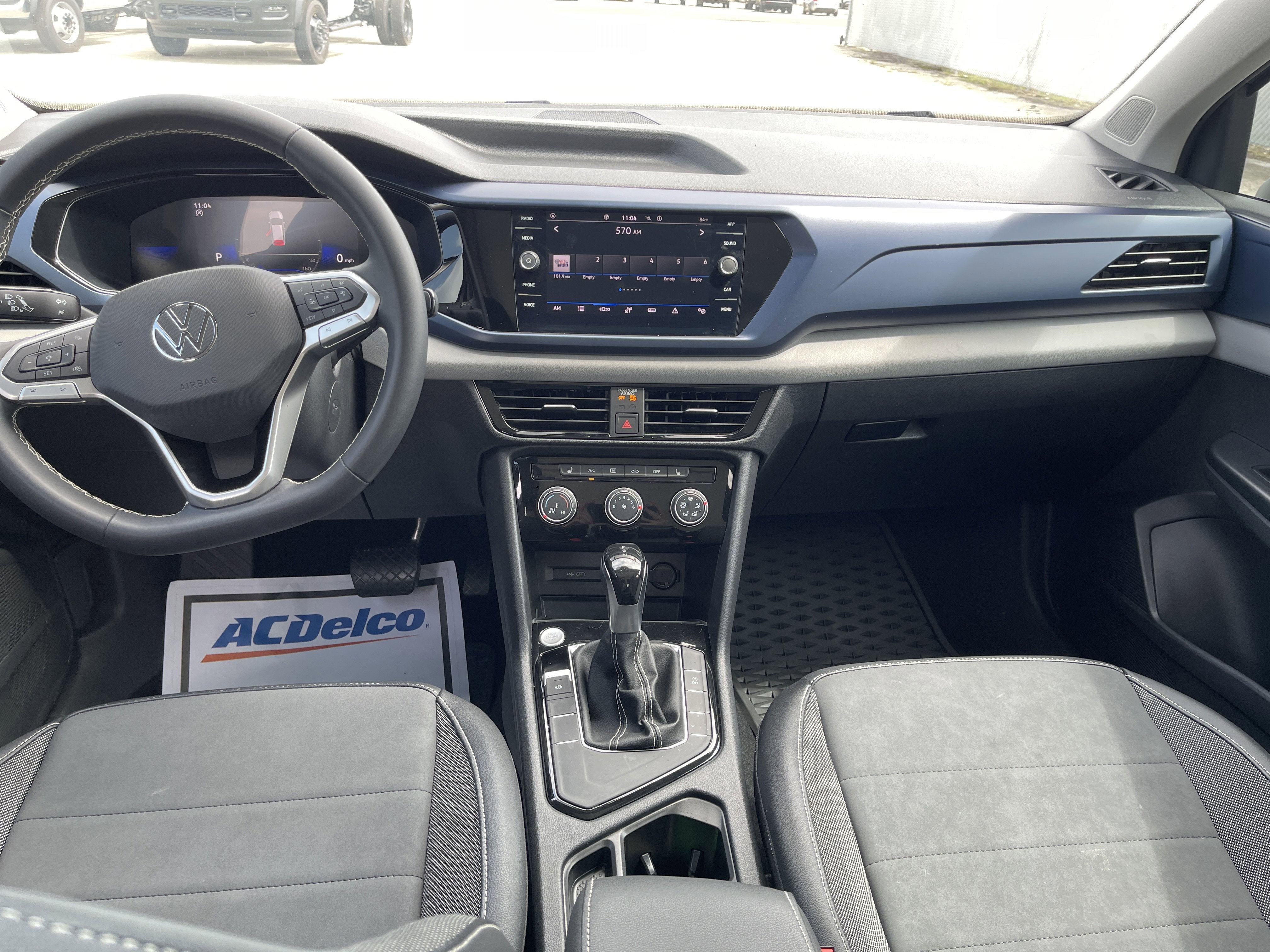 2023 Volkswagen Taos SE