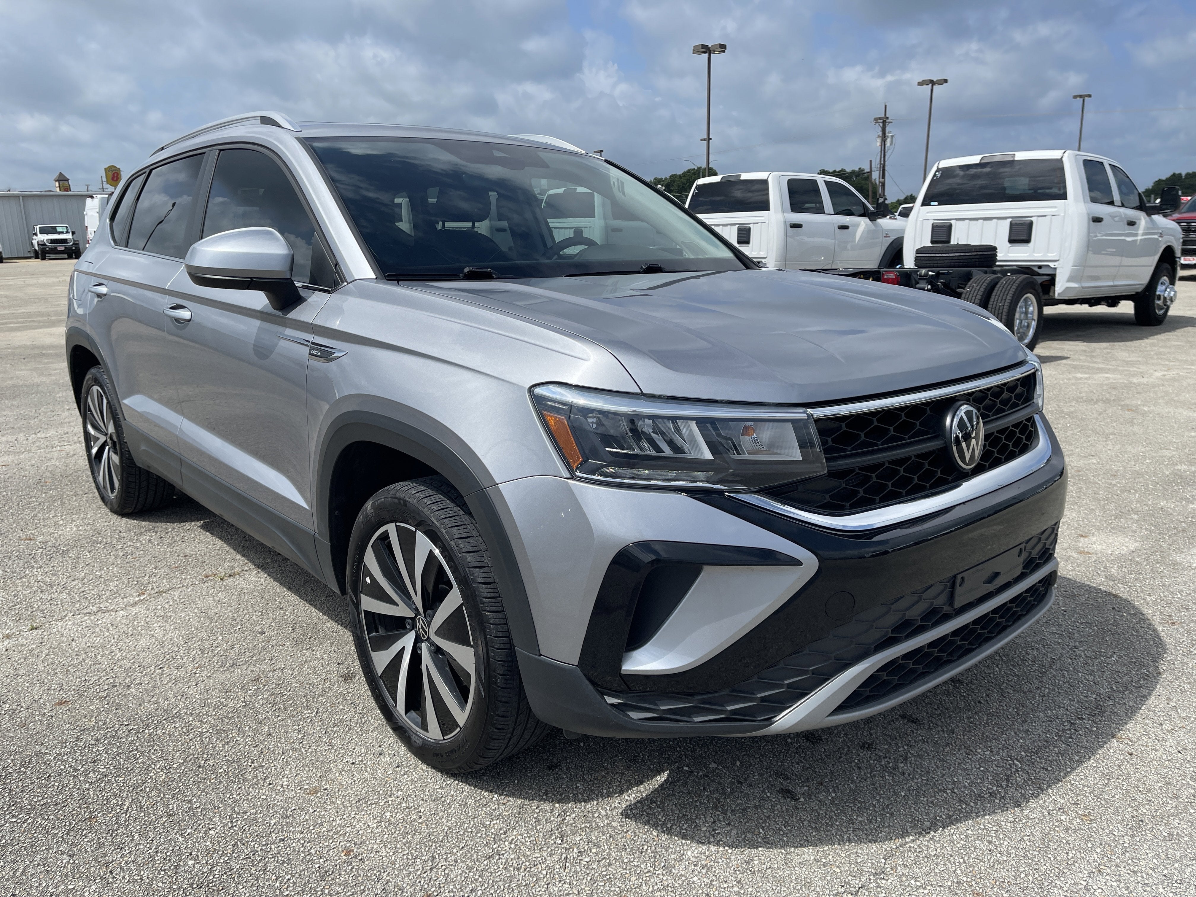 2023 Volkswagen Taos SE