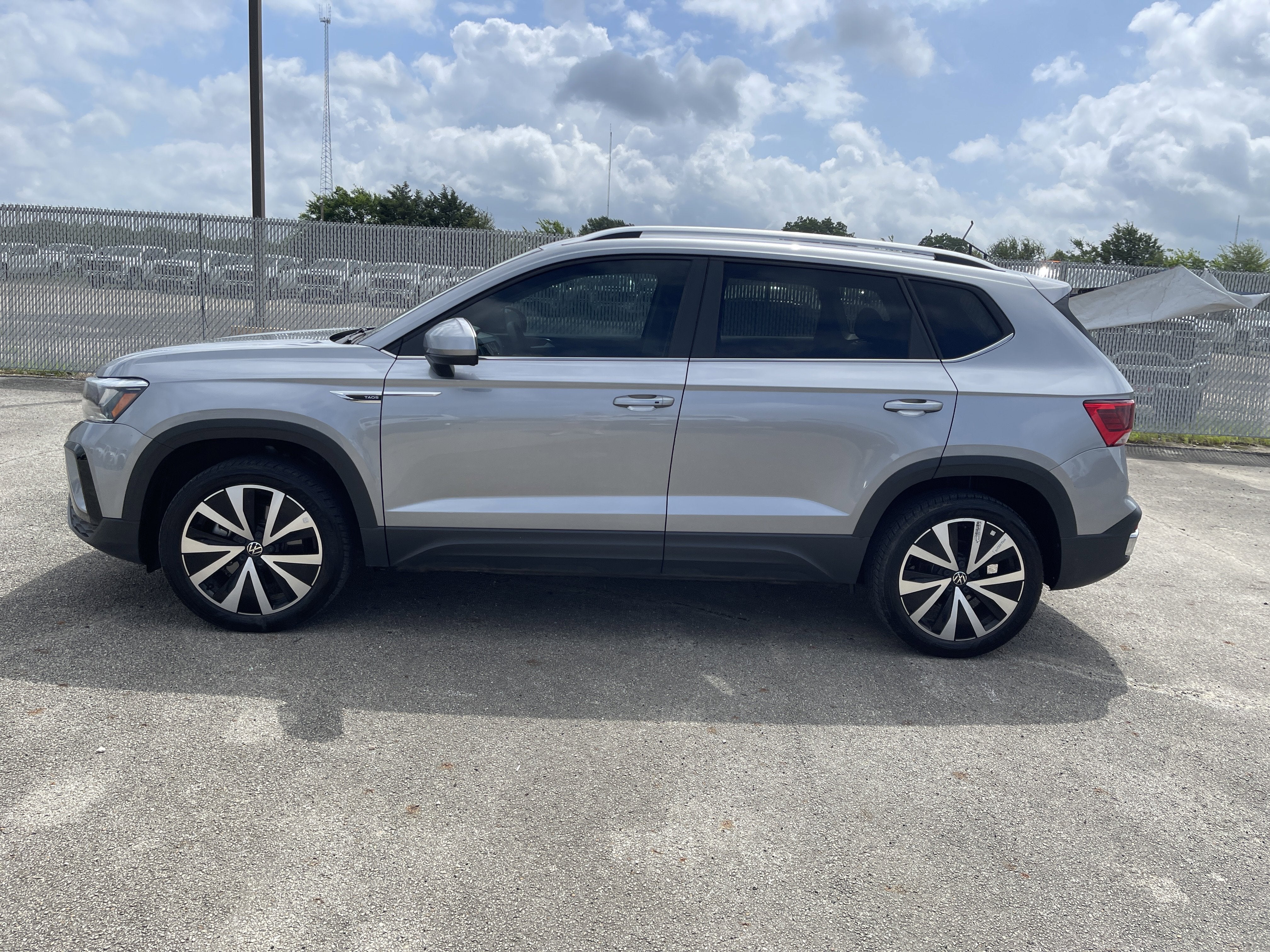2023 Volkswagen Taos SE