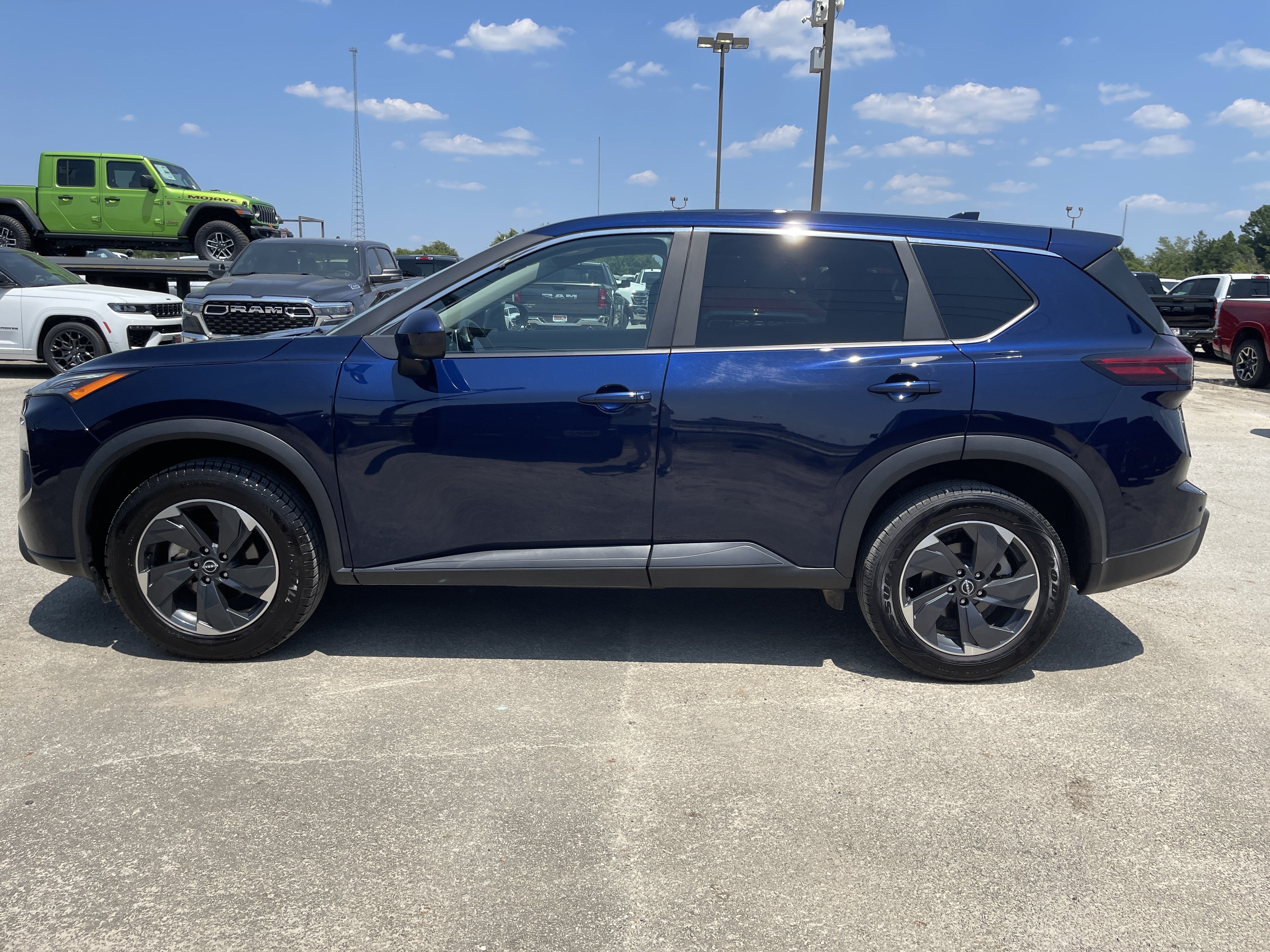 2025 Nissan Rogue SV