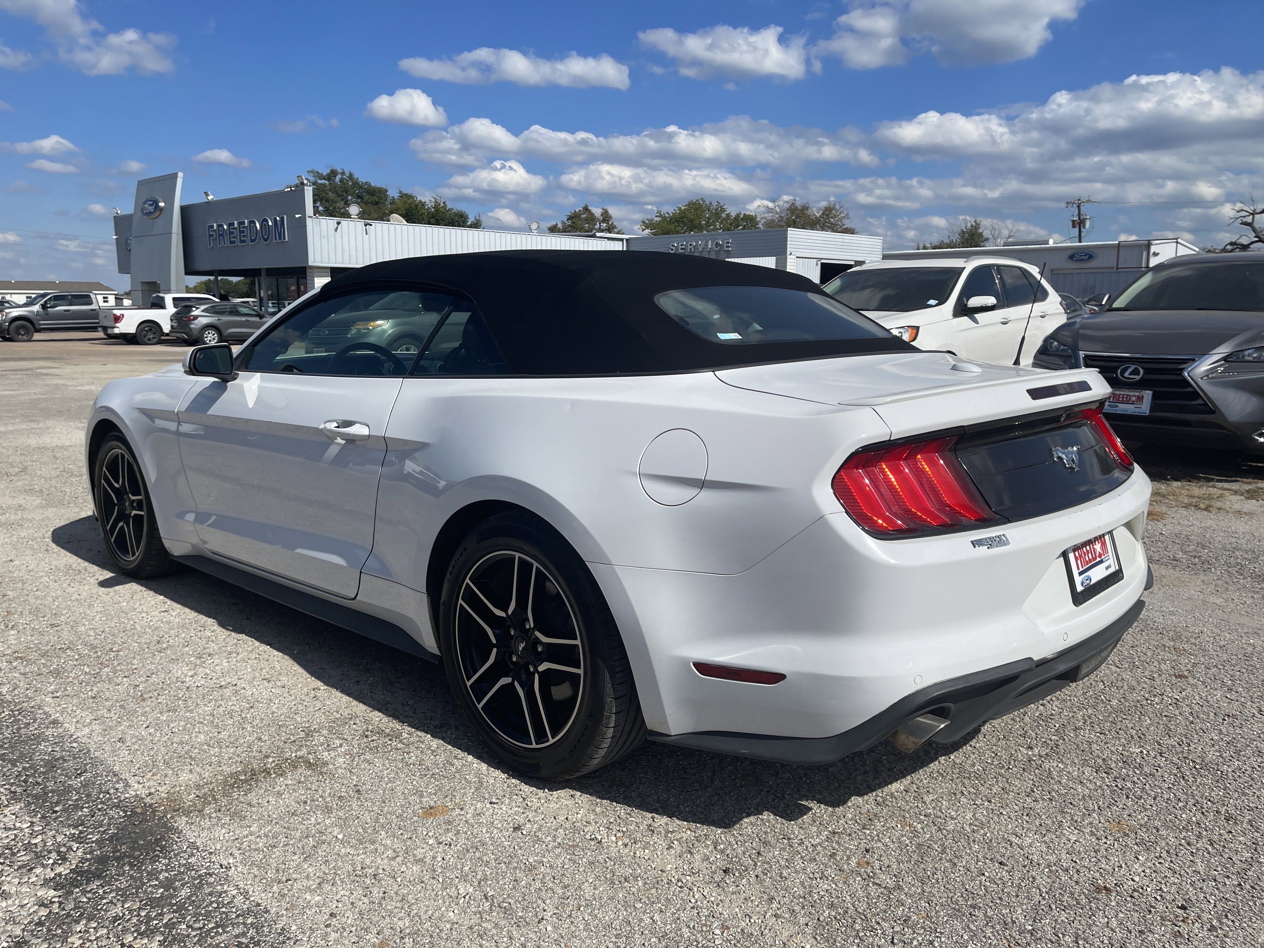 2022 Ford Mustang EcoBoost