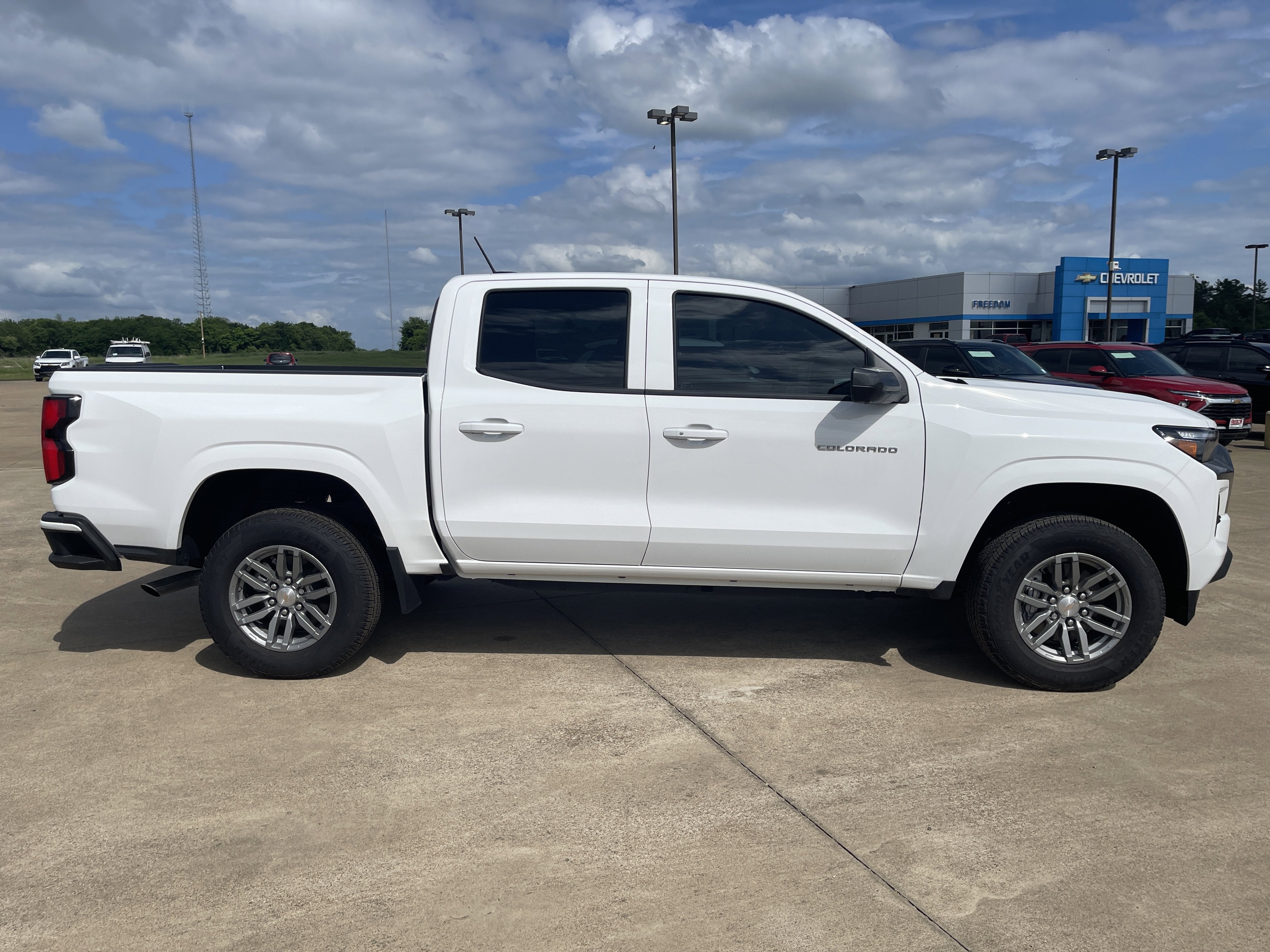 2025 Chevrolet Colorado WT/LT