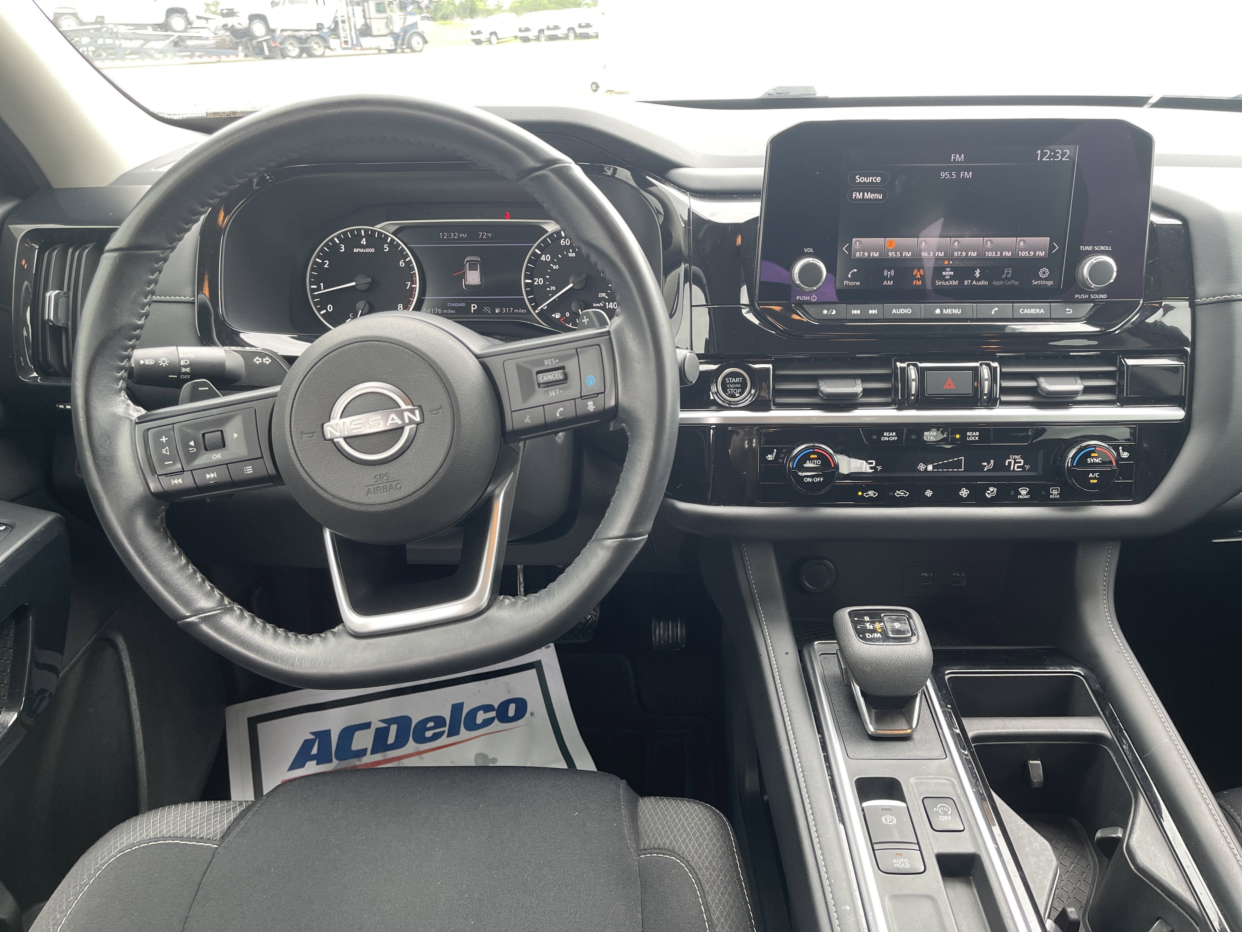 2024 Nissan Pathfinder SV