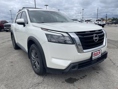 2024 Nissan Pathfinder SV