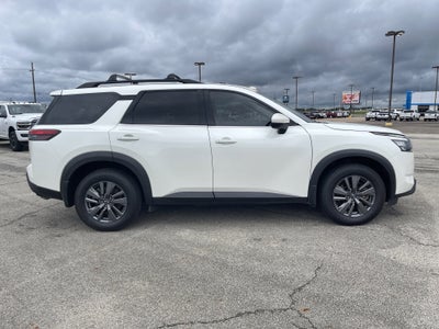 2024 Nissan Pathfinder SV
