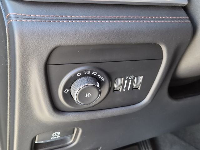 2022 Jeep Grand Cherokee Summit Reserve