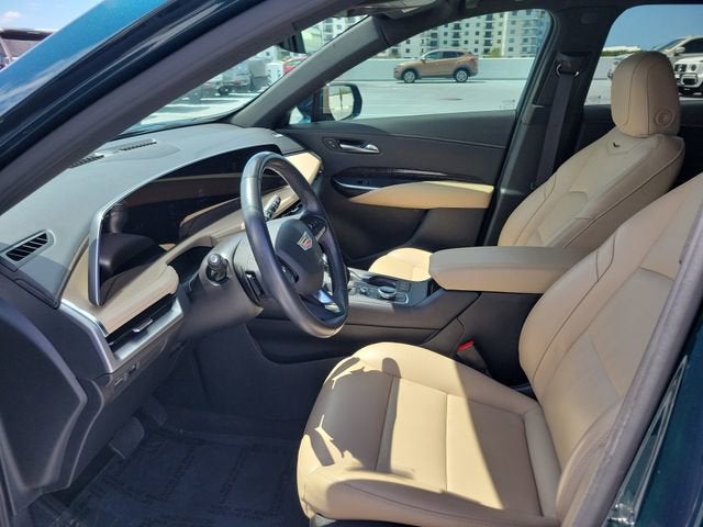 2025 Cadillac XT4 Premium Luxury
