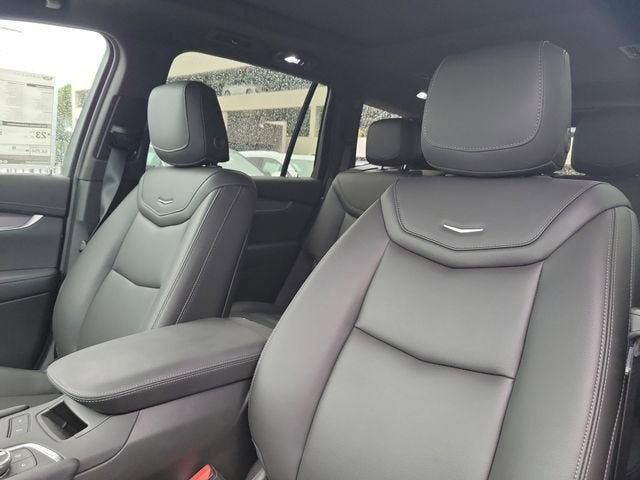 2025 Cadillac XT6 Luxury