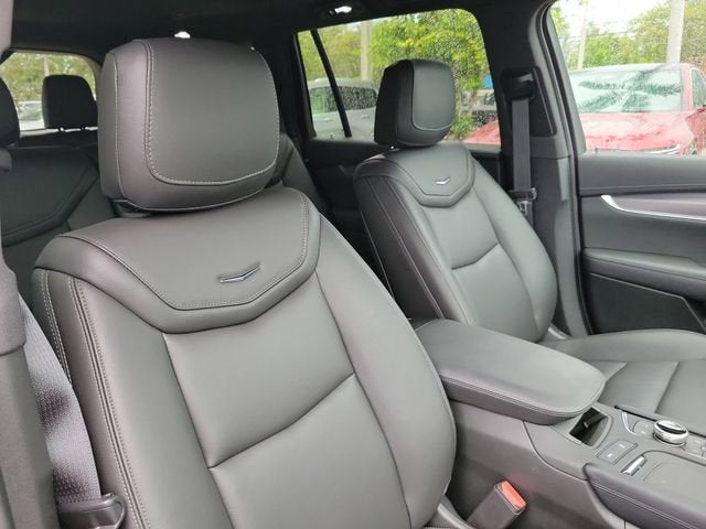 2025 Cadillac XT6 Luxury