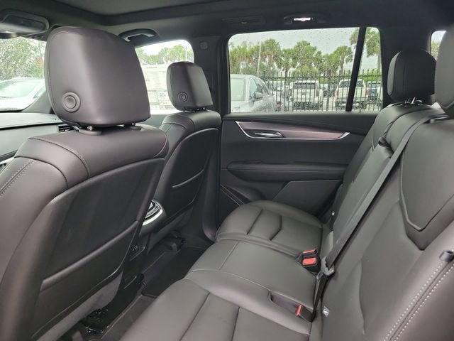 2025 Cadillac XT6 Luxury