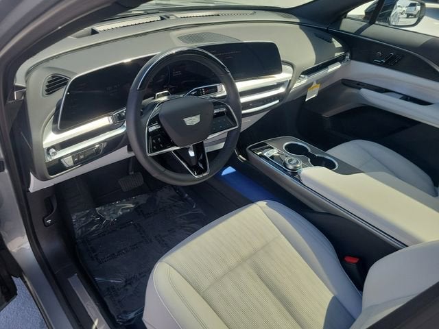 2025 Cadillac LYRIQ Luxury 2