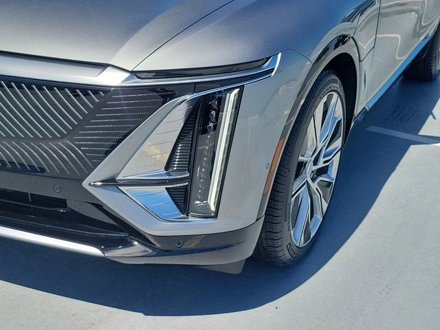 2025 Cadillac LYRIQ Luxury 3