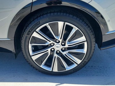 2025 Cadillac LYRIQ Luxury 3