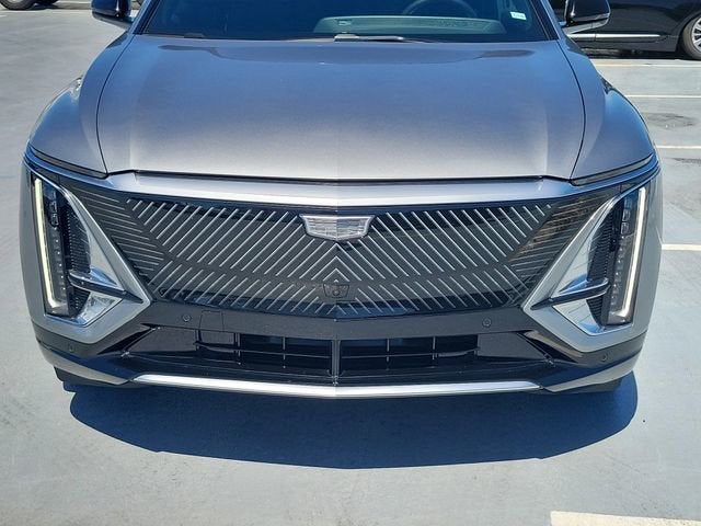 2025 Cadillac LYRIQ Luxury 3