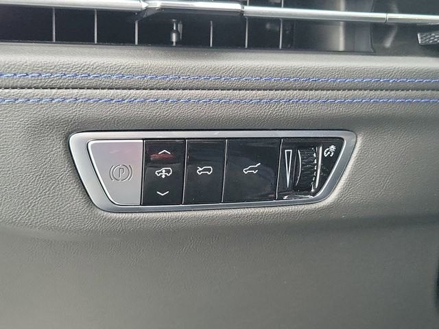 2026 Cadillac ESCALADE IQL Luxury