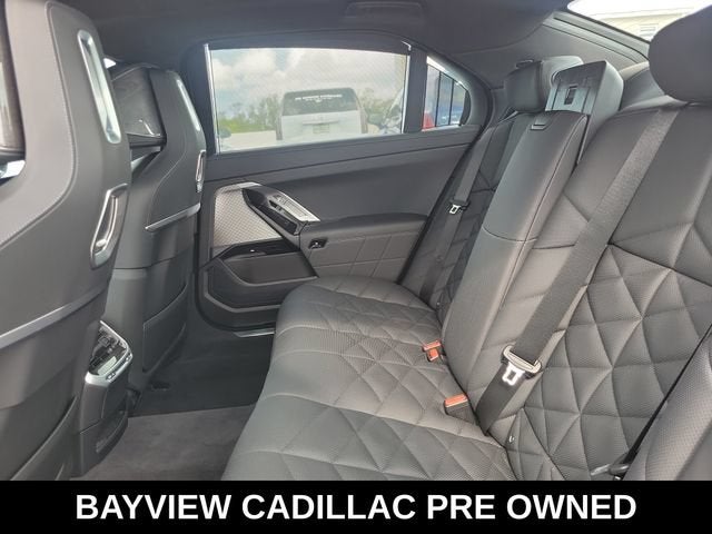 2023 BMW 7 Series 740i