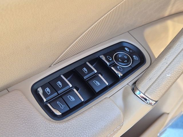 2016 Porsche Cayenne Base