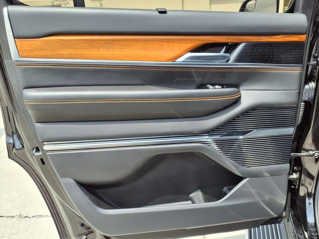 2022 Jeep Grand Wagoneer Series III