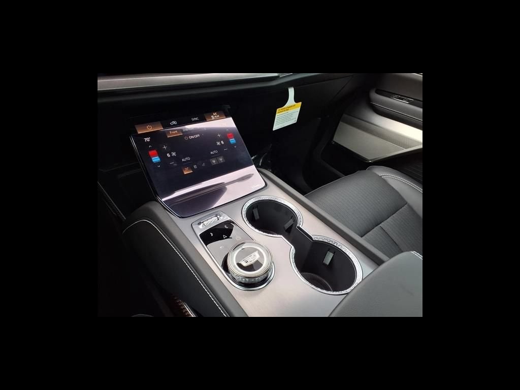 2027 Cadillac VISTIQ Sport - Photo 16