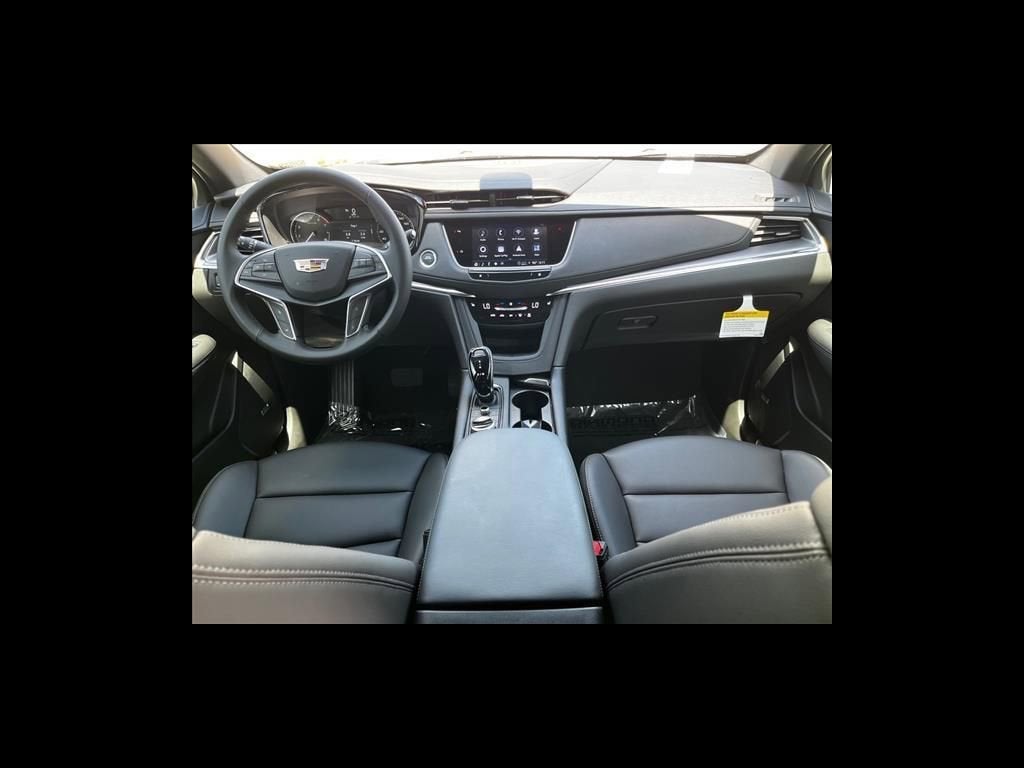 2026 Cadillac XT5 Luxury