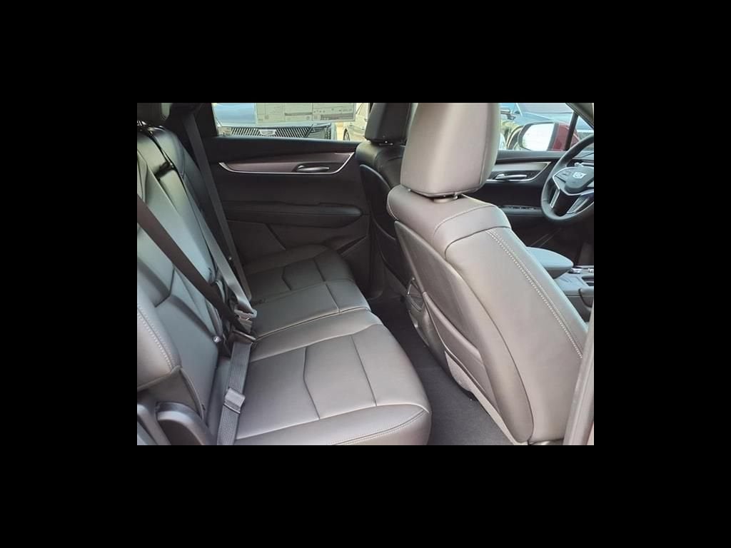 2026 Cadillac XT5 Luxury