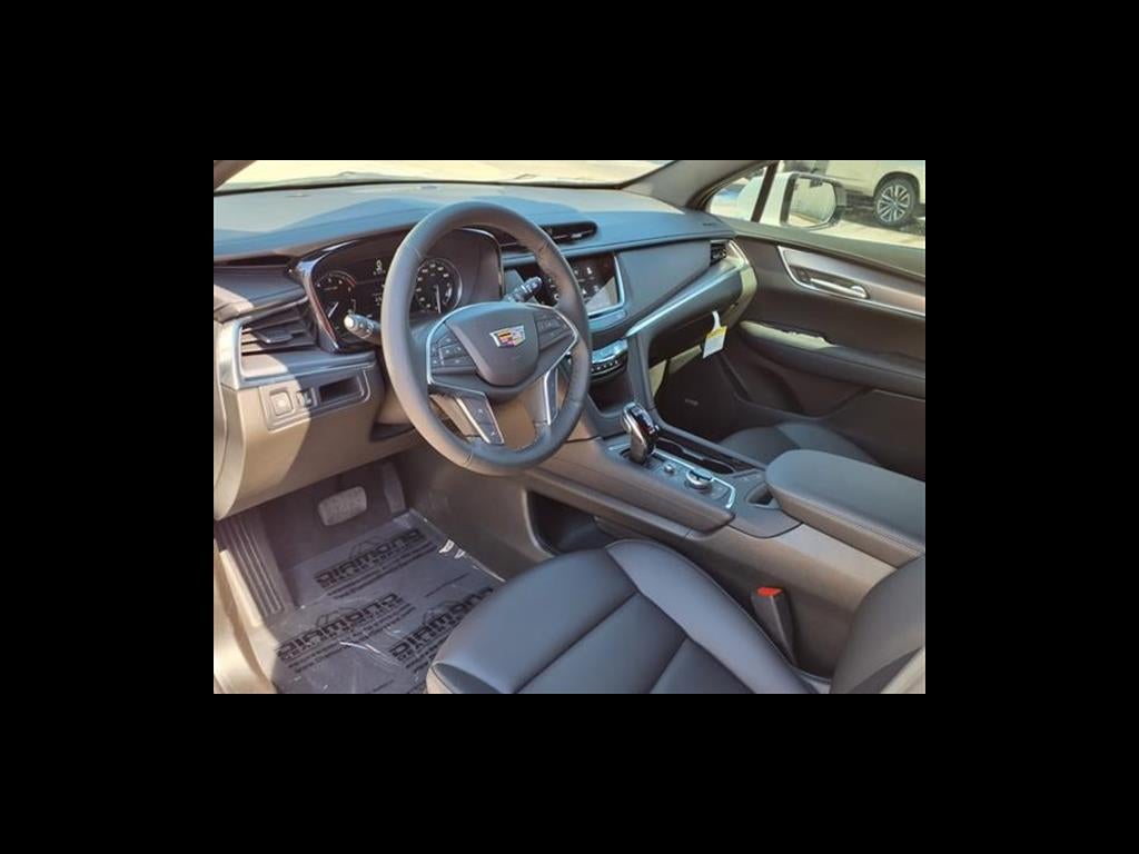 2026 Cadillac XT5 Luxury