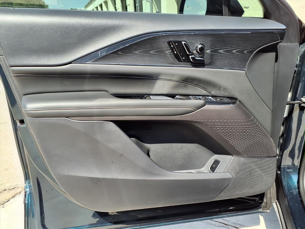 2024 Cadillac LYRIQ Luxury 1