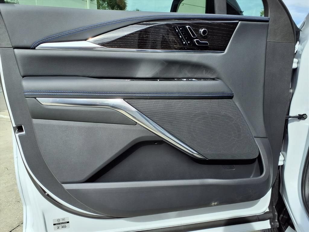 2026 Cadillac ESCALADE IQL Luxury