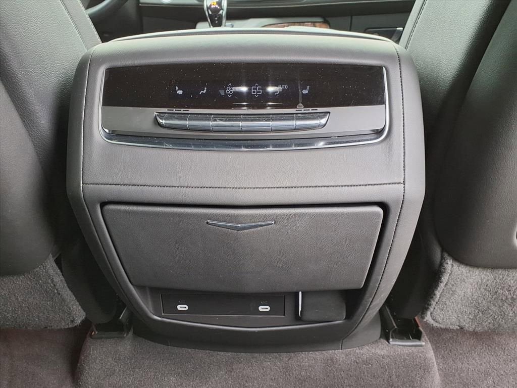 2024 Cadillac Escalade ESV Luxury